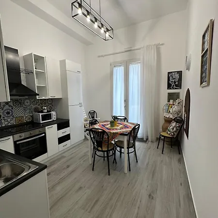 A Casa Ru Nonno Tonino בית הארחה ולדריצ'ה